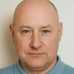 Psychic Alexander in blue shirt 2160