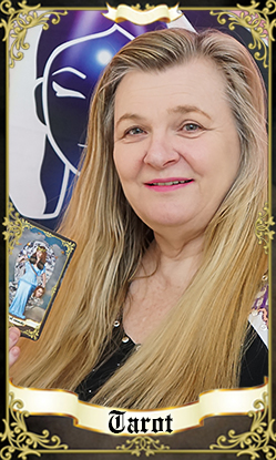 Free Tarot Reading Live Stream predictions by Rose from 3rd June 2019